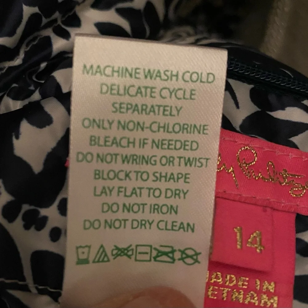 MAKE AN OFFER! Lilly Pulitzer Reverses/Puffer Jacket,Navy Print/White,Size 14 - Picture 8 of 14